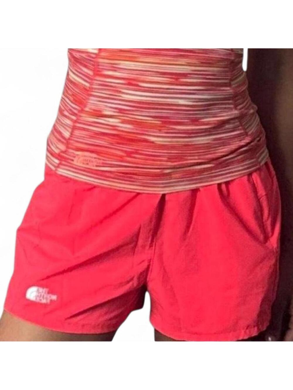 The North Face Wanderer Shorts in Coral - Size small